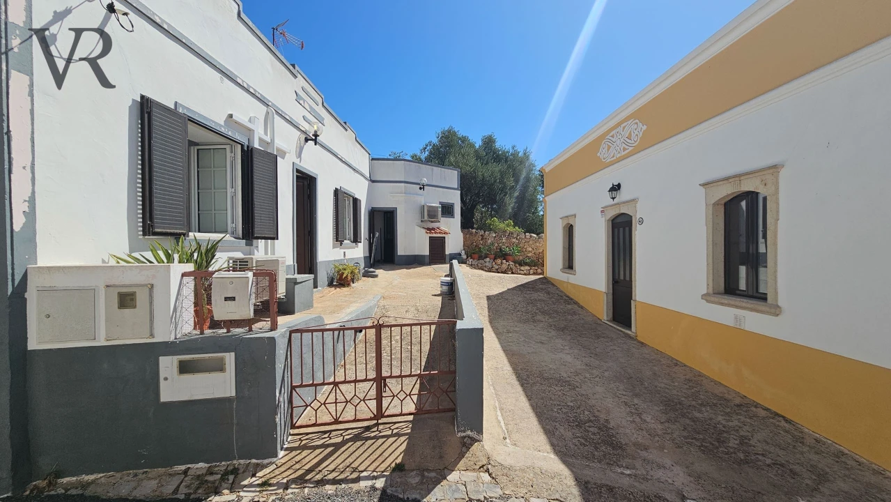 Moradia T2 para Venda em Alte Foto 14