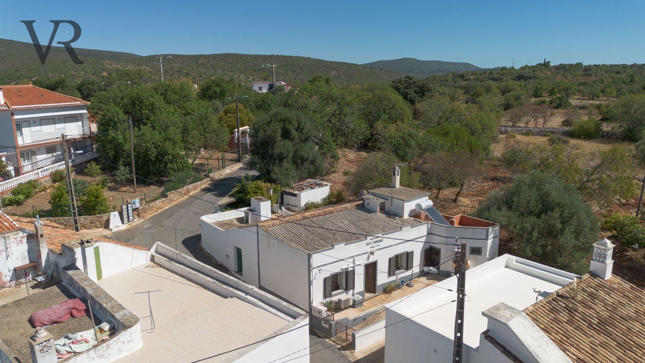 Moradia T2 para Venda em Alte Foto 16