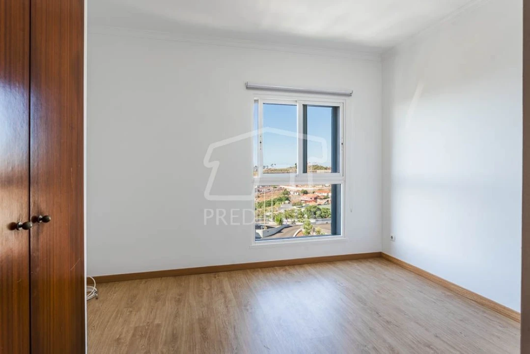 Apartamento T2 para Venda em Caniço Foto 12