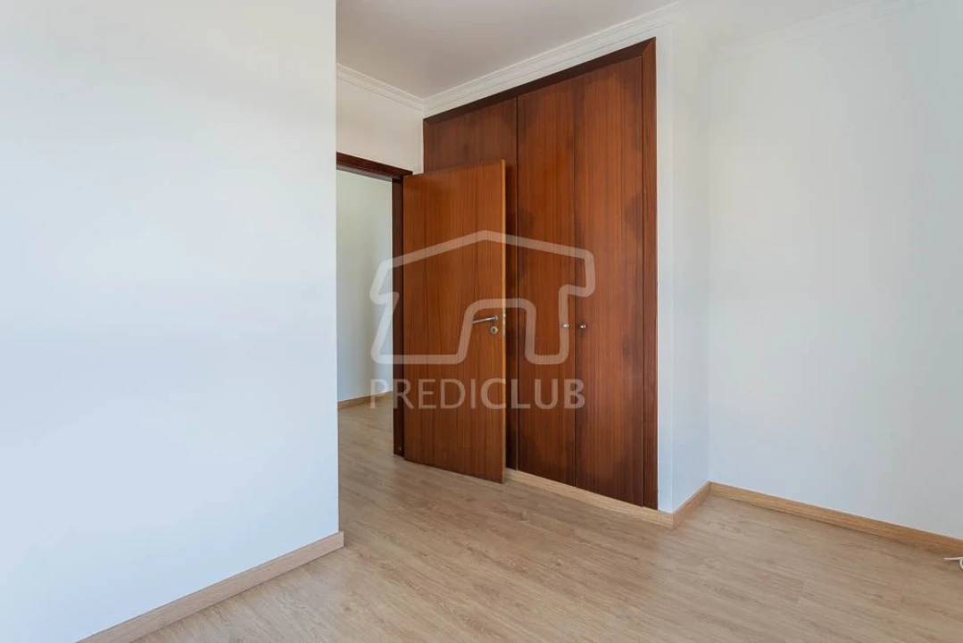 Apartamento T2 para Venda em Caniço Foto 13