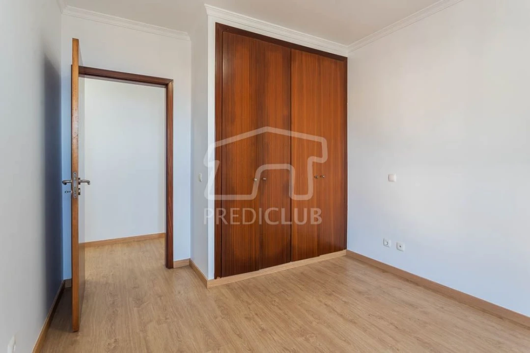 Apartamento T2 para Venda em Caniço Foto 15