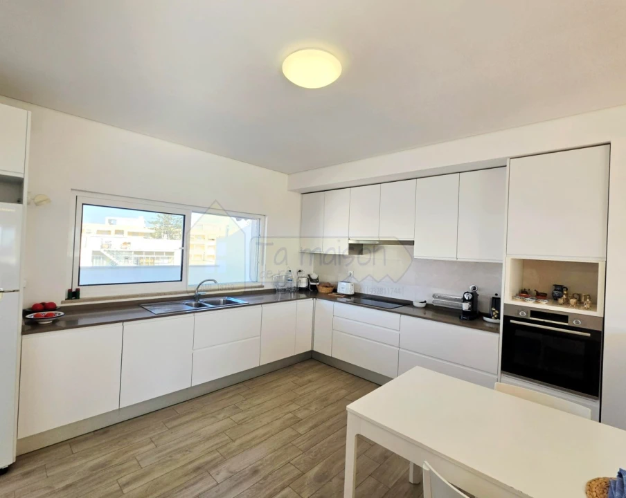 Apartamento T2 para Venda em Olhão Foto 6