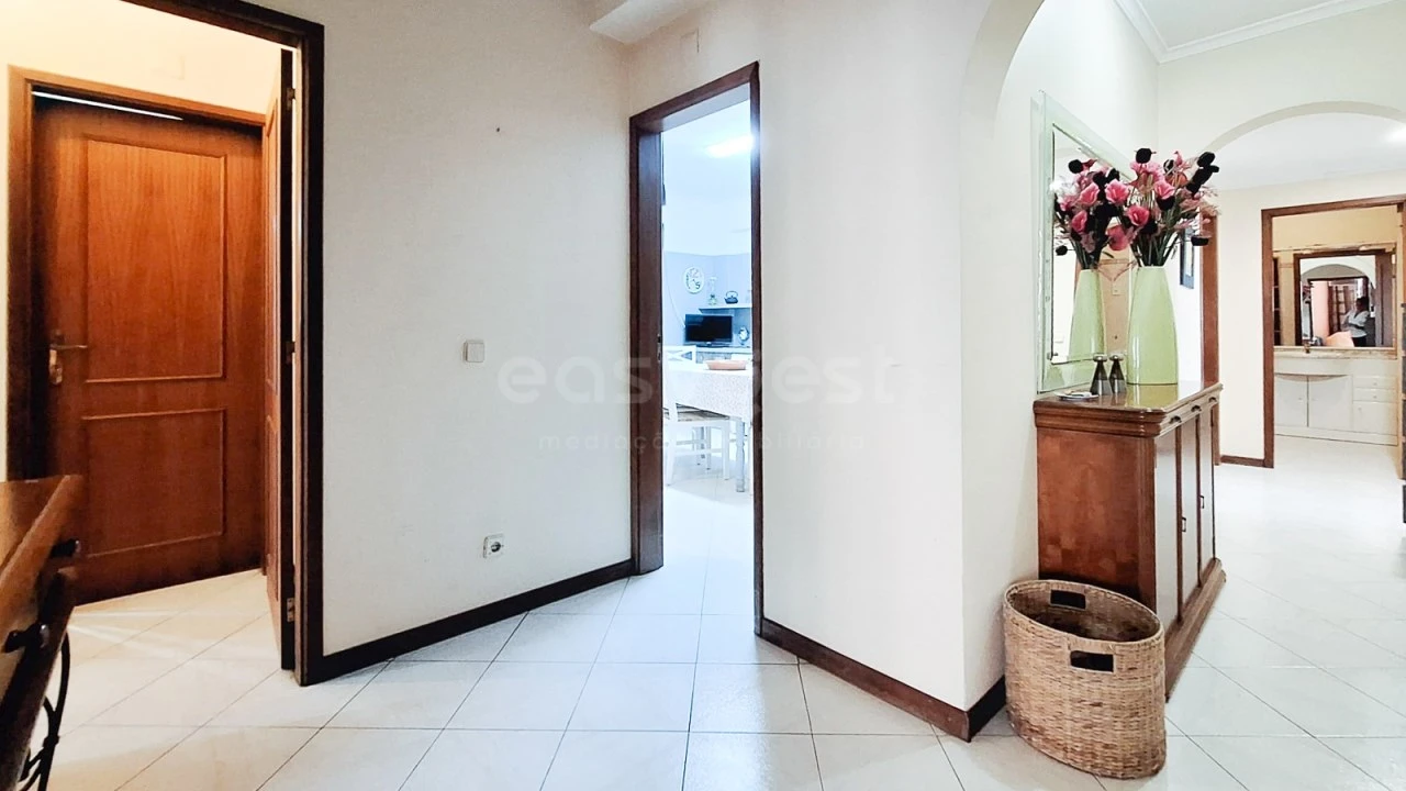 Apartamento T3 para Arrendamento em Olhão Foto 7