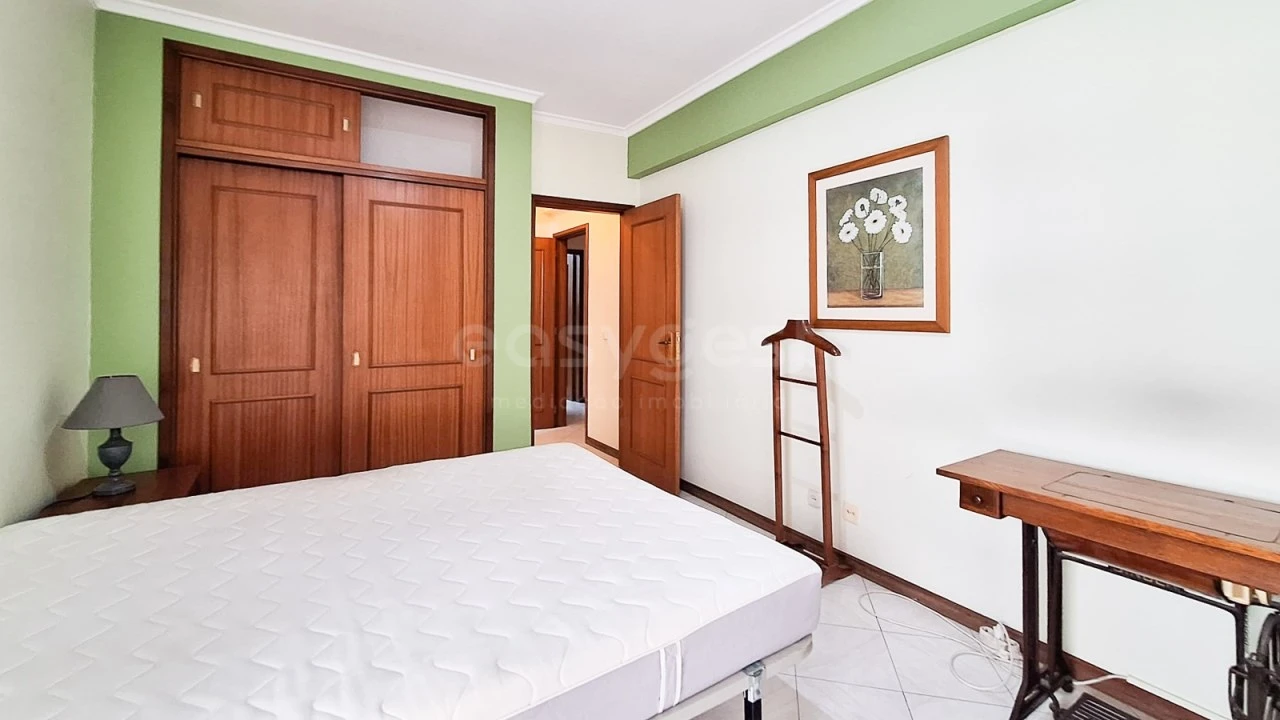 Apartamento T3 para Arrendamento em Olhão Foto 9