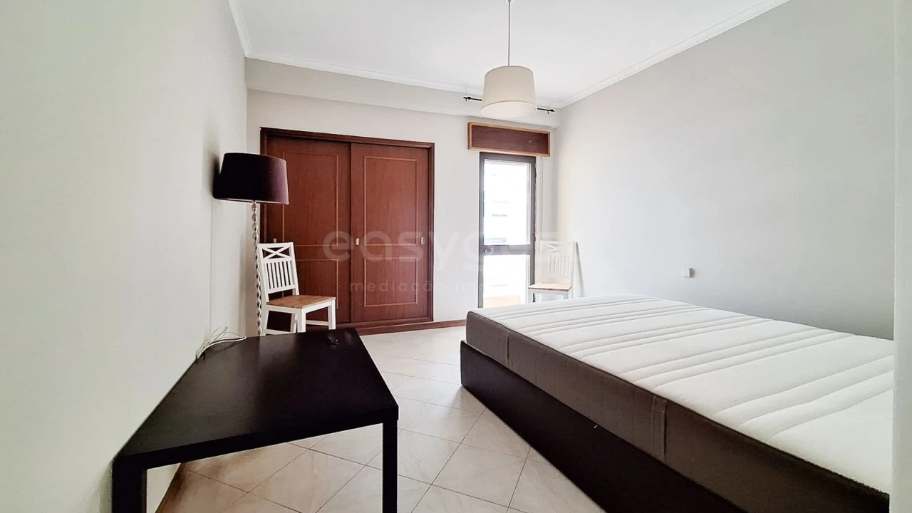Apartamento T3 para Arrendamento em Olhão Foto 10