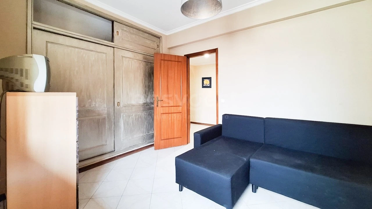 Apartamento T3 para Arrendamento em Olhão Foto 14