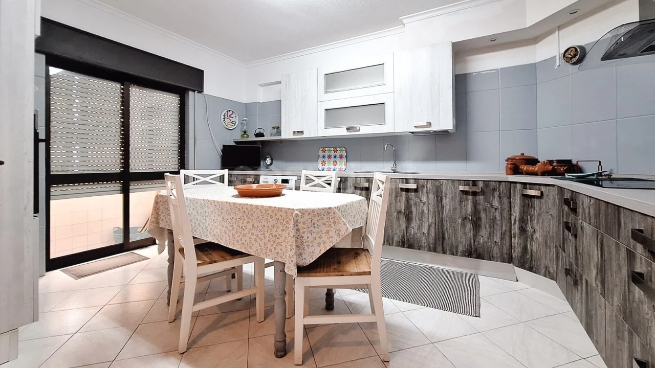 Apartamento T3 para Arrendamento em Olhão Foto 15