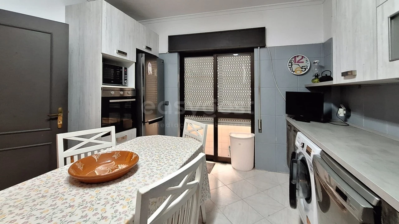 Apartamento T3 para Arrendamento em Olhão Foto 17