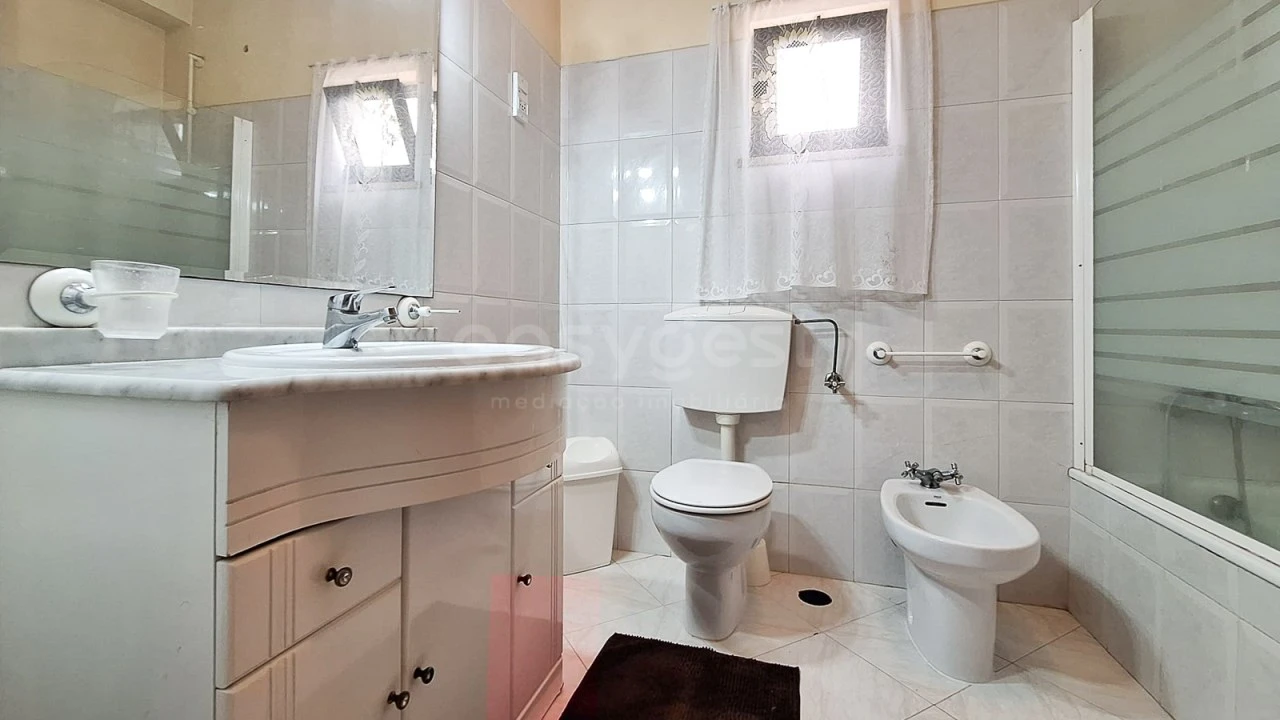 Apartamento T3 para Arrendamento em Olhão Foto 23