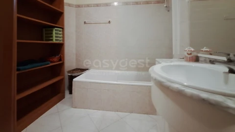 Apartamento T3 para Arrendamento em Olhão