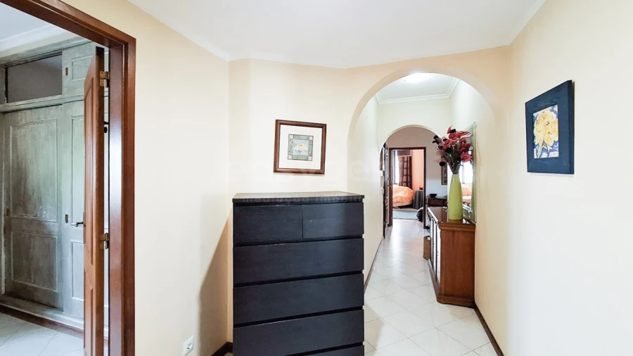 Apartamento T3 para Arrendamento em Olhão Foto 13