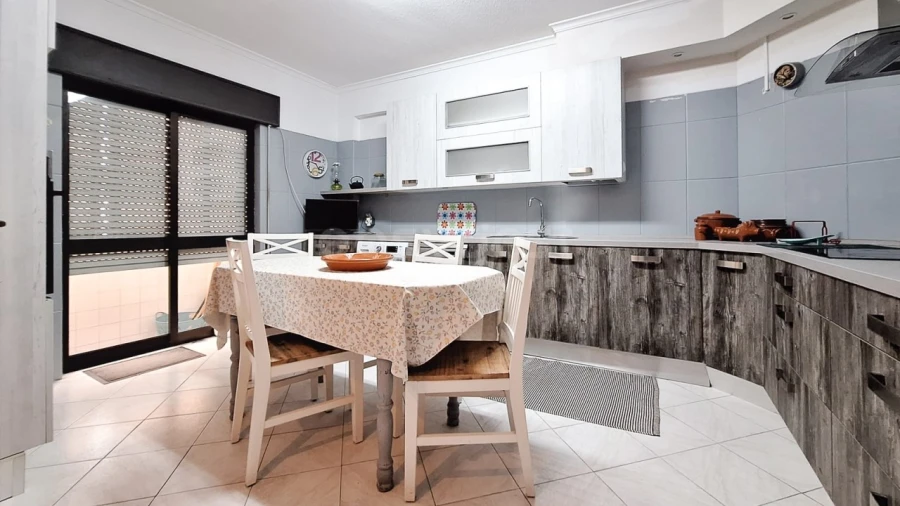 Apartamento T3 para Arrendamento em Olhão Foto 15