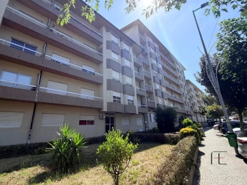 Apartamento T3 para Arrendamento em Fânzeres e São Pedro da Cova
