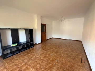 Apartamento T3 para Arrendamento em Fânzeres e São Pedro da Cova