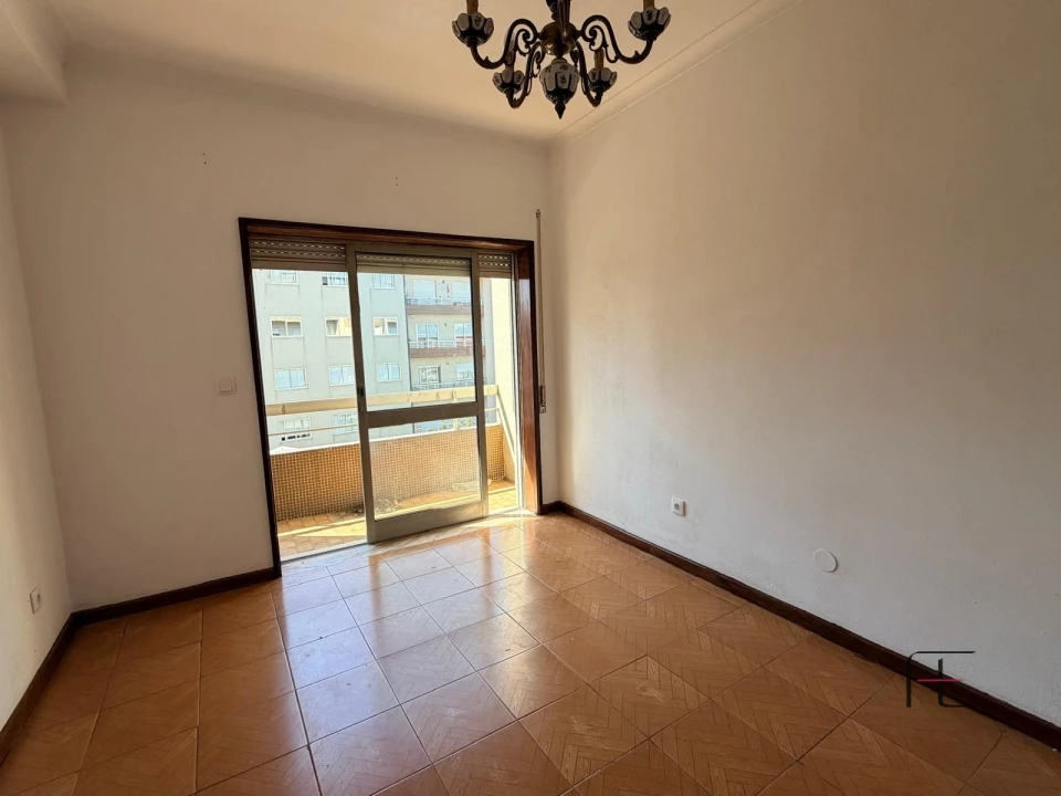 Apartamento T3 para Arrendamento em Fânzeres e São Pedro da Cova Foto 12