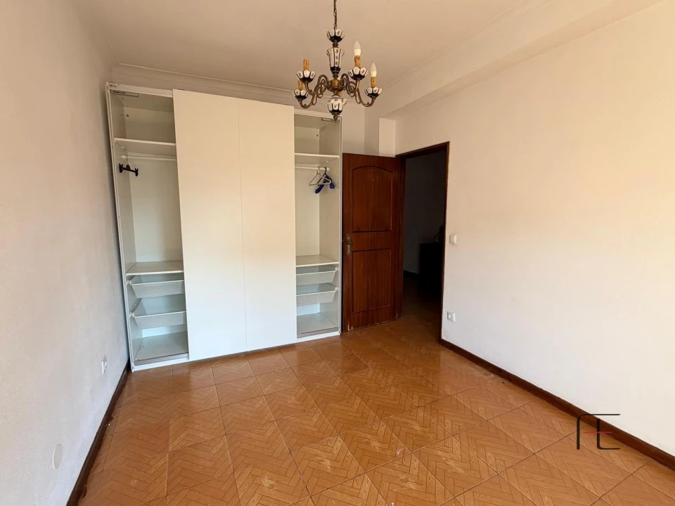Apartamento T3 para Arrendamento em Fânzeres e São Pedro da Cova Foto 13