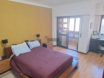 Apartamento T3 para Arrendamento em Mina de Água