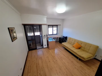Apartamento T3 para Arrendamento em Mina de Água