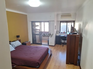 Apartamento T3 para Arrendamento em Mina de Água