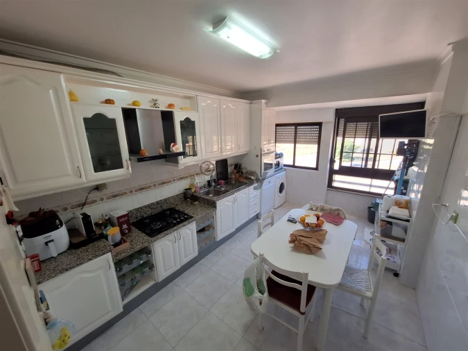 Apartamento T3 para Arrendamento em Mina de Água Foto 22