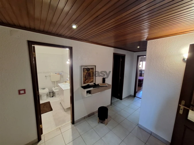 Apartamento T3 para Arrendamento em Mina de Água Foto 11