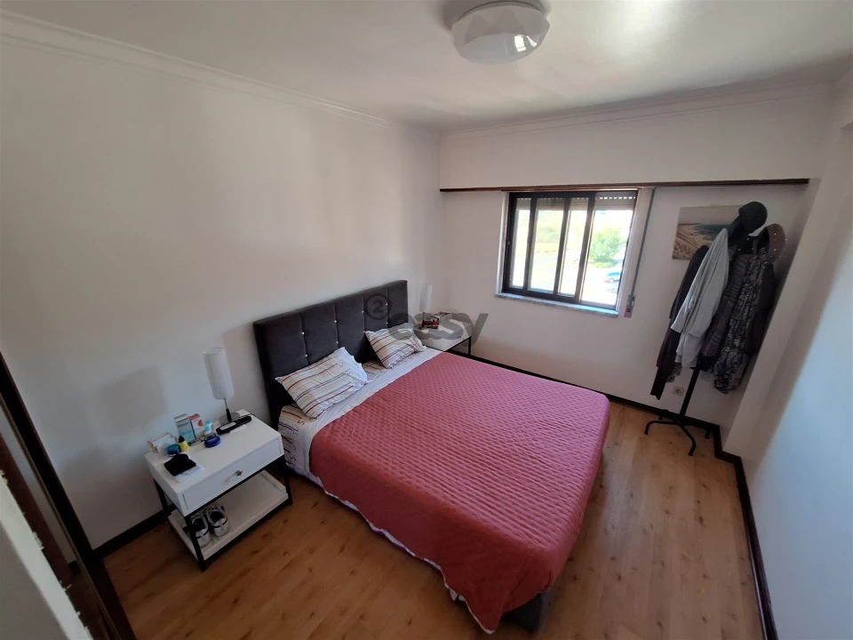 Apartamento T3 para Arrendamento em Mina de Água Foto 17