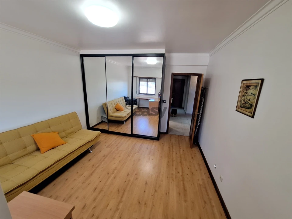 Apartamento T3 para Arrendamento em Mina de Água Foto 15