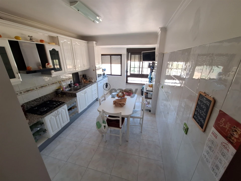 Apartamento T3 para Arrendamento em Mina de Água Foto 21