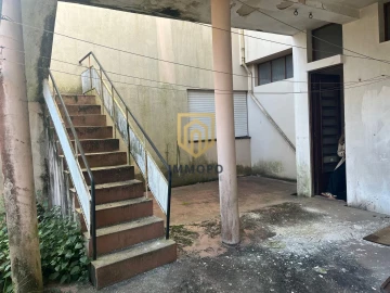 Prédio para Venda em Santa Marinha e São Pedro da Afurada