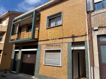 Prédio para Venda em Santa Marinha e São Pedro da Afurada