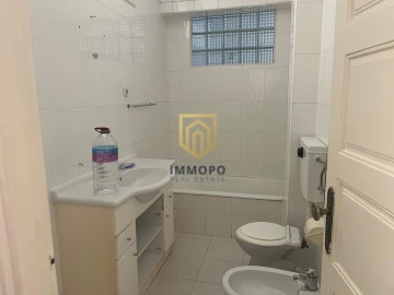 Prédio para Venda em Santa Marinha e São Pedro da Afurada