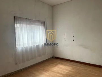 Prédio para Venda em Santa Marinha e São Pedro da Afurada