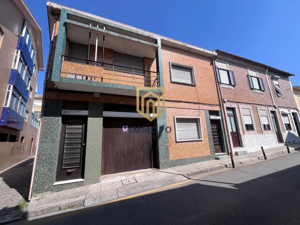 Prédio para Venda em Santa Marinha e São Pedro da Afurada Foto 1