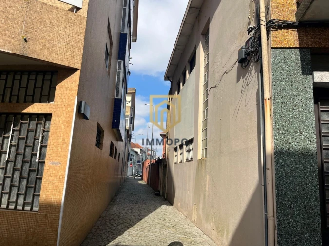 Prédio para Venda em Santa Marinha e São Pedro da Afurada Foto 4