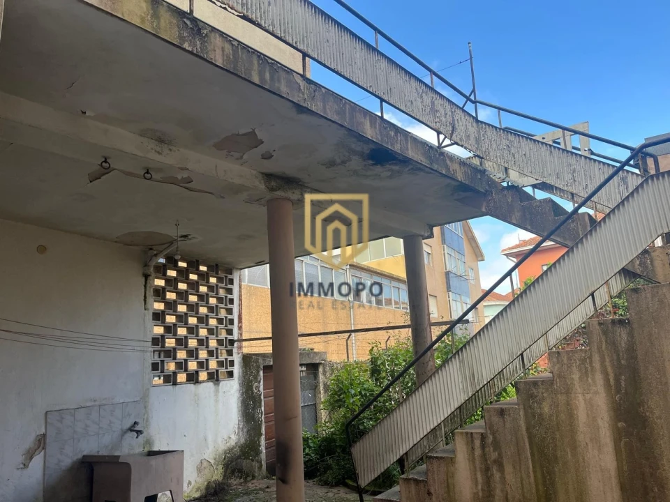 Prédio para Venda em Santa Marinha e São Pedro da Afurada Foto 9