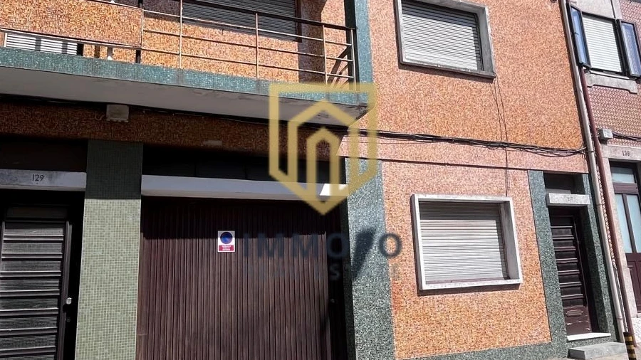 Prédio para Venda em Santa Marinha e São Pedro da Afurada