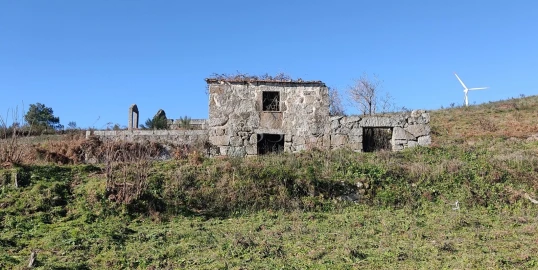 Terreno Misto para Arrendamento em Gestaço