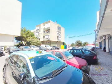 Loja para Venda em Loures