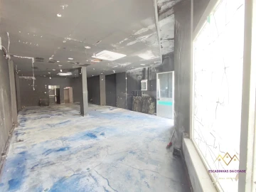 Loja para Venda em Loures