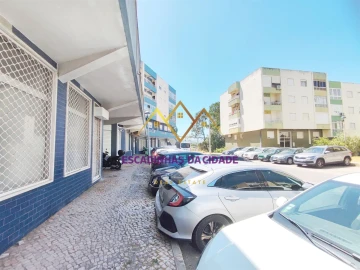 Loja para Venda em Loures