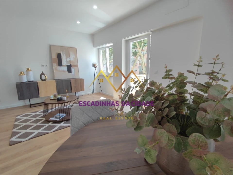 Apartamento T3 para Venda em Benfica Foto 1