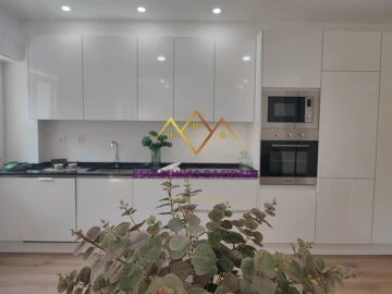 Apartamento T3 para Venda em Benfica