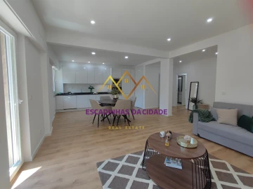 Apartamento T3 para Venda em Benfica
