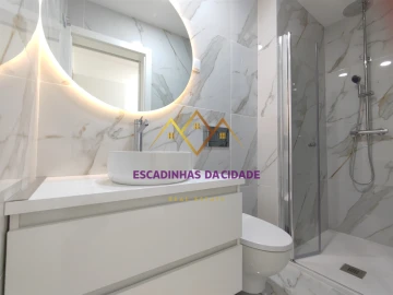 Apartamento T3 para Venda em Benfica