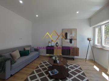 Apartamento T3 para Venda em Benfica