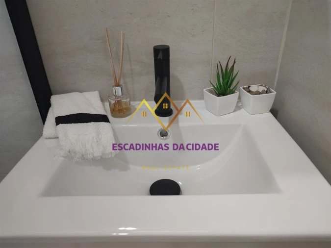 Apartamento T3 para Venda em Benfica Foto 5