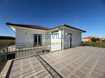 Moradia T2 para Venda em Vilar e Mosteiró
