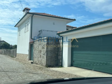 Moradia T2 para Venda em Vilar e Mosteiró