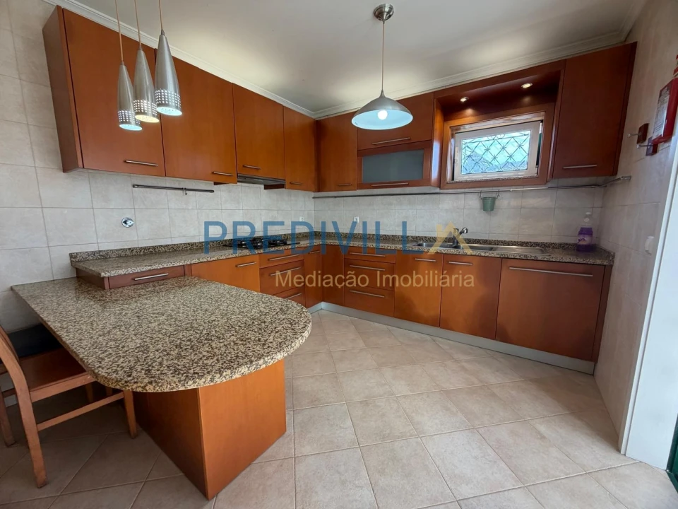 Moradia T2 para Venda em Vilar e Mosteiró Foto 4
