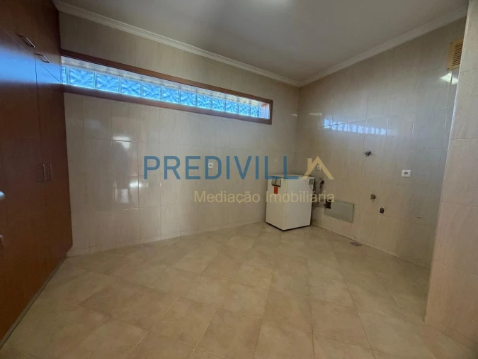 Moradia T2 para Venda em Vilar e Mosteiró Foto 6
